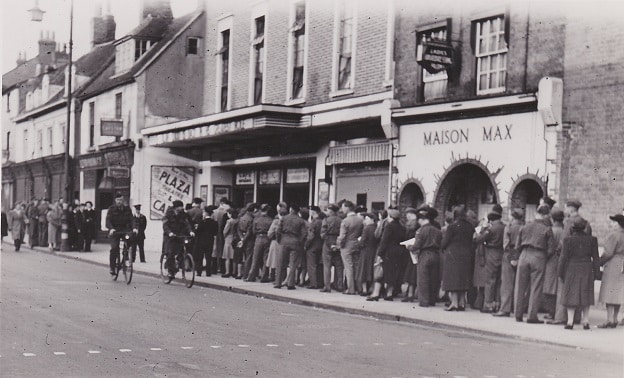 Plaza Cinema Theatre in Chichester during early 1940s - Creative Commons Licence